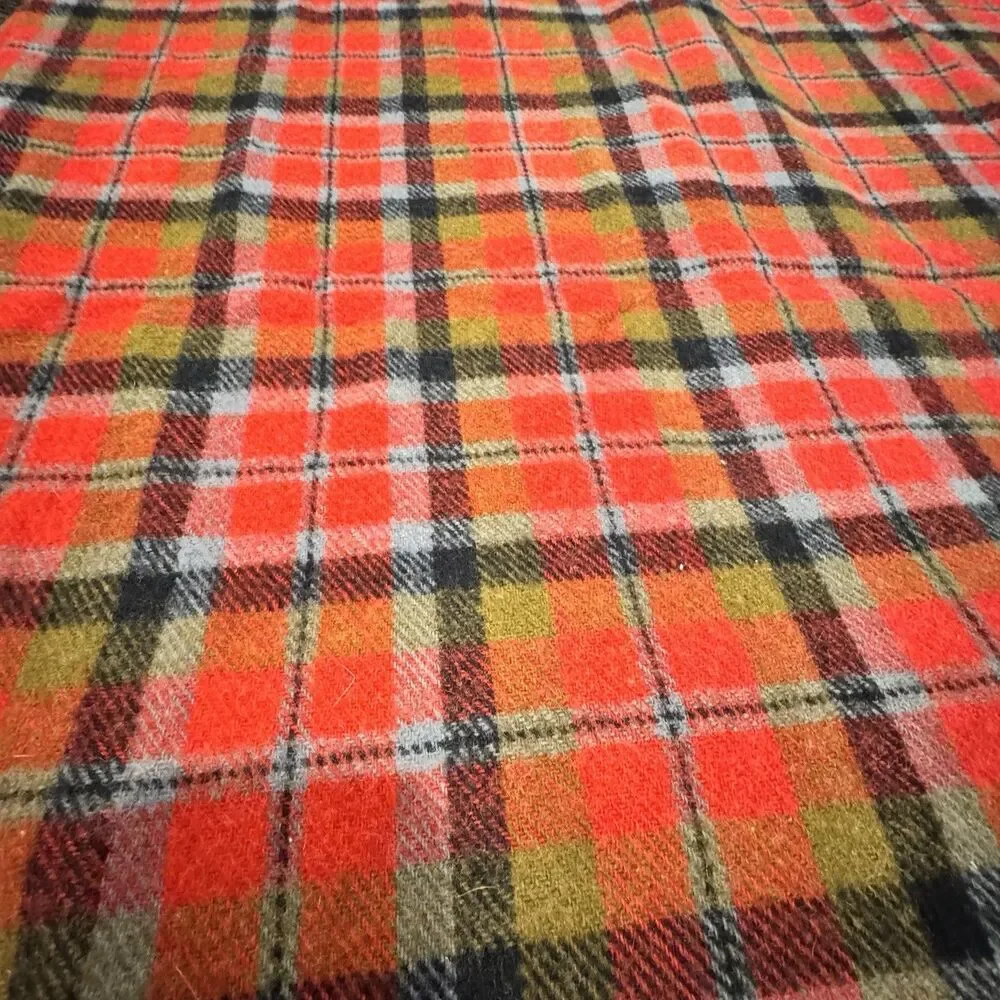 Vtg 58x51  Faribo Fluff-Loomed Wool Plaid Blanket Faribault Woolen Mill USA